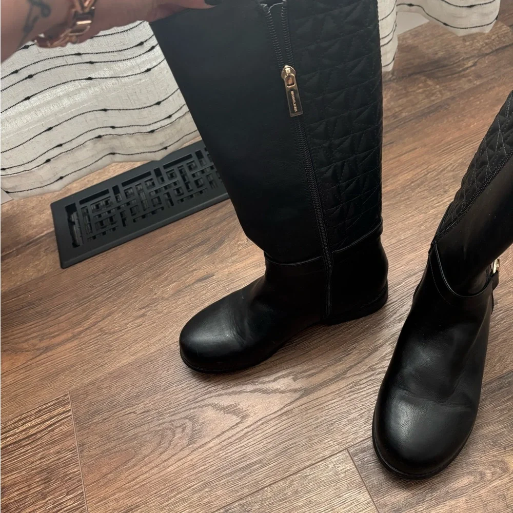 Girls Michael Kors Black Quilted Boots - Picture 6 of 6